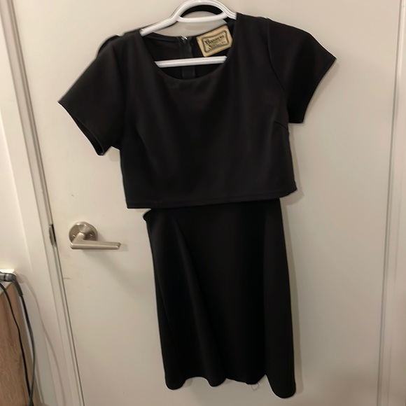 Black mini dress - Picture 1 of 6